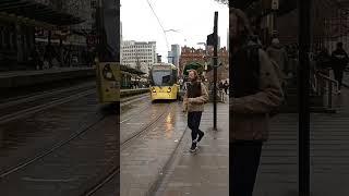 Manchester Tram entering and leaving from St Peter's Square 曼城輕鐵