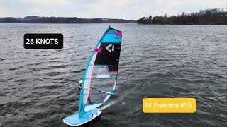 Foiling on F4 Freerace | Foilsail vs. Slalomsail