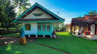 Ada Yang MinatRumah Panggung Ini Mau Dijual. Kampungnya Indah, Bersih Pula. Pedesaan Jawa Barat