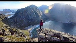 Ryten - One of Lofotens most popular hikes! View of Kvalvika beach