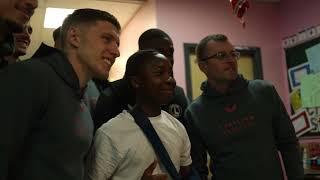 Men's and women's first-team deliver Christmas presents to Demelza and Queen Elizabeth Hospital ️