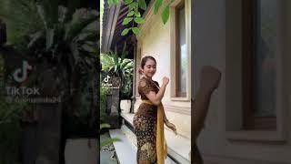 Tiktok - Cewe bali Sexy nodebat