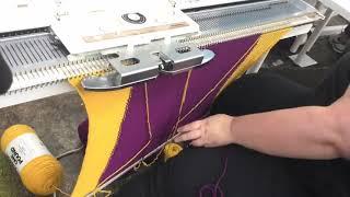 Машинное вязание свитера из пряжи