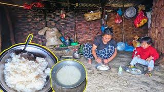 Mom & Jonson's meal time || Lunch time in shelter@pastorallifeofnepal