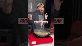 kita ketika menggoreng vs emak!