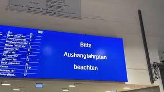 Teilausfall der modernen Abfahrtstafel im Hauptbahnhof Duisburg