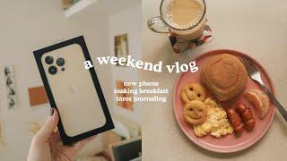 Weekend vlog: new phone, making breakfast & tarot journaling 