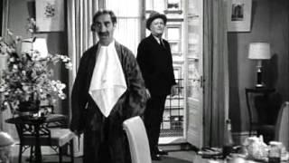 Marx Brothers - A Night at the Opera (1935)_(Scene: Hiding the beds)