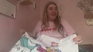 Opening my Groovy chick bed sheet