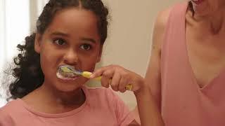 Toothbrushing with your toddler or pre-schooler (18 months-6 years) in Swahili with open captions