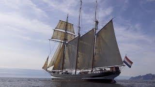 Sailing with the three-masted topsail schooner 'Oosterschelde'