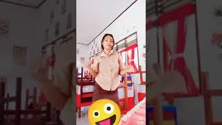 Intan SMA seragam pramuka rok pendek