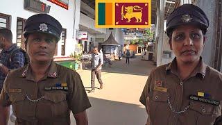 Stop in Kandy Train from Colombo to Nuwara Eliya Sri Lanka