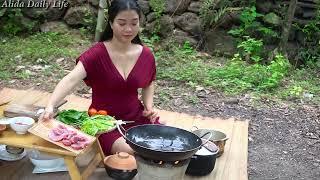 A meager countryside meal tray with the solitary in the nature   Alida Daily Life