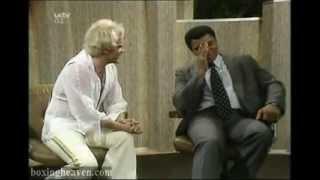 Muhammad Ali  and  Freddy Starr,  The best clip on British Tv