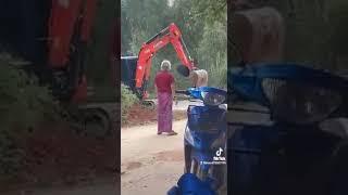 VIDEO LUCU SEORANG NENEK LATAH SUPER NGAKAK