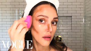 Jessica Alba’s Guide to a Daytime Smoky Eye | Beauty Secrets | Vogue