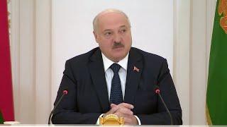 Лукашенко: То есть я закончил 11 классов, русский-белорусский сдаю, второй экзамен я выбираю?