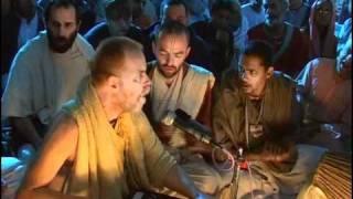 Hare Krsna Kirtan At Sri Vrindavan Dham w/ Aindra Prabhu ep1