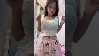 Goyangan Hot  #shorts #youtubeshorts #trending #kienzy #tiktok #youtube #subscribe #goyang #viral