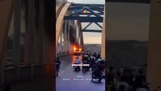 Breaking News, Mobil Terbakar Di Jembatan Pasar Baru Kendari, Sulawesi Tenggara  #mektv #sultrainfo