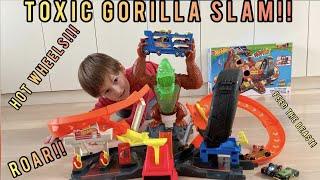 HOT WHEELS TOXIC GORILLA SLAM! OPEN AND PLAY! LINCOLN AND SOPHIAH OPEN AND PLAY WITH THIS NEW SET.