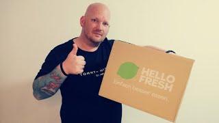 HelloFresh Hähnchenbrust auf Spaghetti in Brokkoisoße getoppt mit scharfem Mandel-Kräuter-Öl