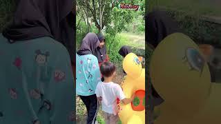 KESERUAN SAAT BERENANG DI KALI️ #viral #dramalucu #trending #funnyhumor #miholstory