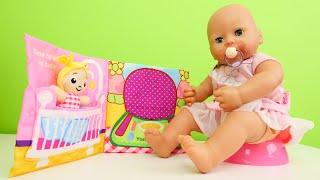 Кукла Беби Бон Аннабель учится ходить на горшок! Игры в дочки матери в видео для девочек с Baby Born