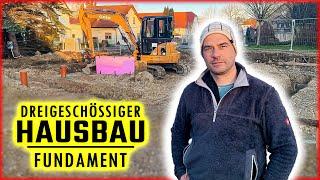 GEDÄMMTES FUNDAMENT - Erdarbeiten bis Betonage! | DREIGESCHOSSIGES HAUS #01 | Home Build Solution