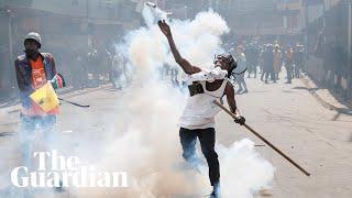 Kenyan police open fire on protesters as crowd tries to storm parliament