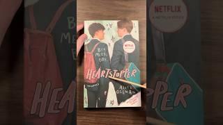 Tracing ASMR sui volumi di Heartstopper 