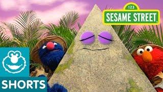 Sesame Street: Grover and Elmo Find a Pyramid