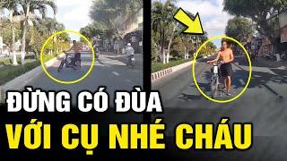 Đừng có đùa với CỤ, Dắt xe ngược chiều chặn đầu ô tô thể hiện nguy hiểm | Hài tin việt  | Tô Tin Tức