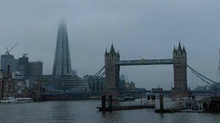 Central London shrouded in fog as UK air travel disrupted | AFP