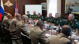 Министр обороны России генерал армии Сергей Шойгу провел переговоры с египетским коллегой