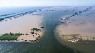 China's second largest lake bursts! Villages under water as Dongting Lake breaches over 150 meters