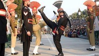 India/Pakistan Wagah Border Closing Ceremony. ШОУ НА ГРАНИЦЕ ИНДИЯ/ПАКИСТАН