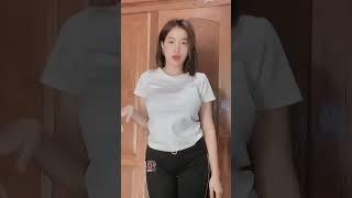 Suka banget nih cewek pamer dada #shorts #tiktok #viral #asupan