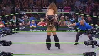 Amber Nova VS Taya Valkrie