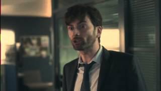 David Tennant in the same scene for British and American versions of Broadchurch