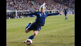 In stunning lawsuit, U.S. women's soccer team challenges pay, working conditions