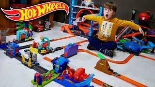 HOT WHEELS CITY!! Ultimate Gator Car Wash & Ultimate Garage