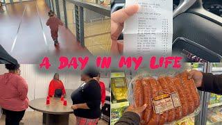 A DAY IN MY PLUS SIZE MOM LIFE| meat haul and friends christmas party