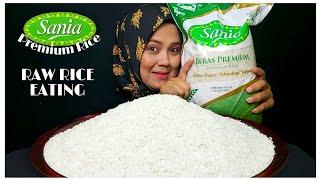 ASMR RAW RICE EATING | BERAS MENTAH PREMIUM Sania | #asmrberas #mukbangberas #rawriceeating