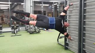 Human flag body weight 138kg / 304 lb