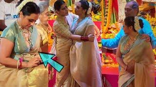 Oops!!  Rani Mukherjee Suffer Oops Moment Gets Uncomfortable Flaunt Her Huge Cle@v@ge