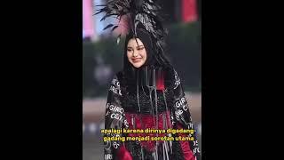 Begini Adu Gaya Aurel Hermansyah vs Bella Bonita di Jember Fashion Carnaval