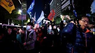 Huge protest urges scandal-hit South Korea president to quit