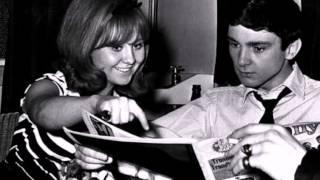 Gene Pitney - She Believes In Me